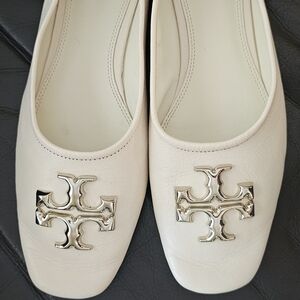 Tory Burch white Flats with Silver Emblem
